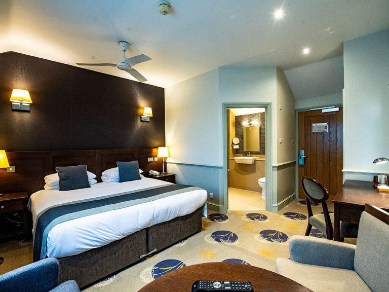 Executive Bedroom - Quy Mill Hotel